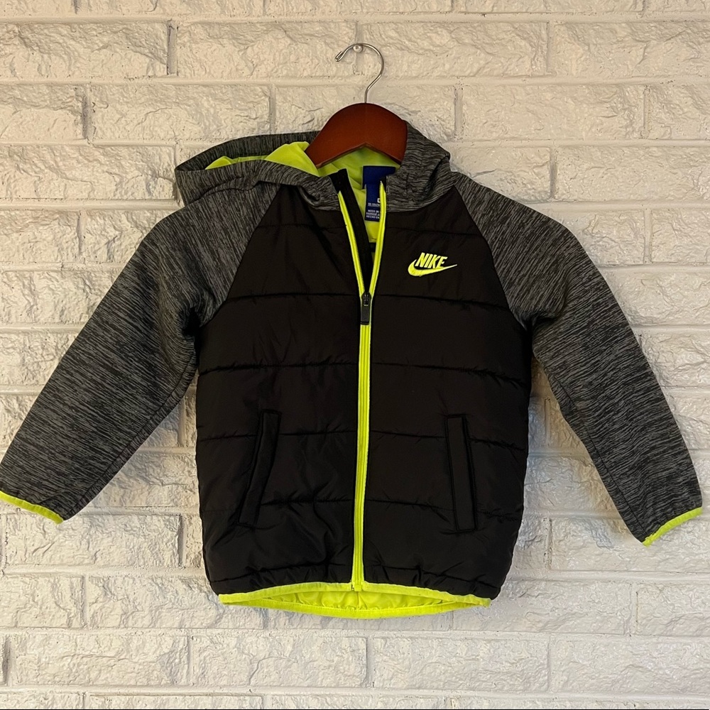 Excellent condition, boys Nike lightweight jacket